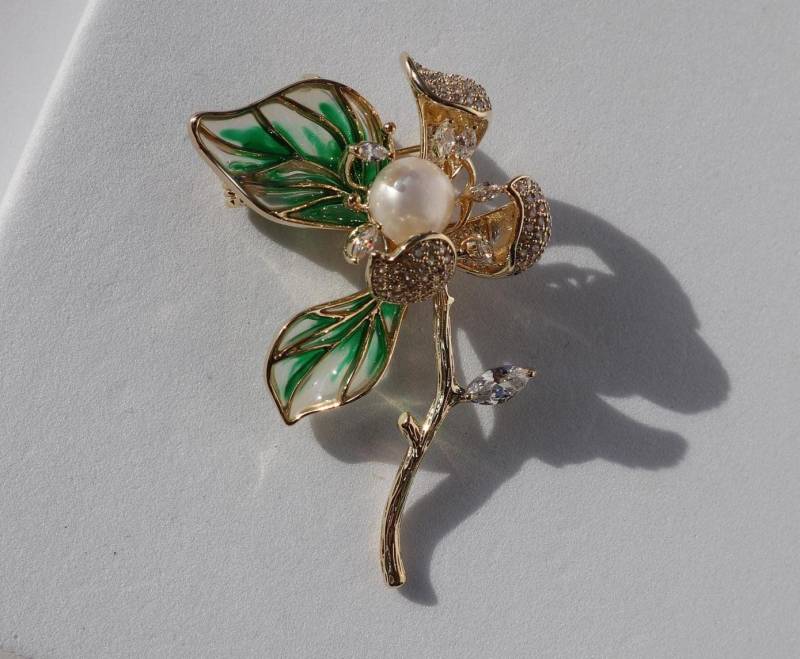 Grüner Lotus Brosche Kunstperle Retro Pin Grüner Lotus Brosche Kunstperle Retro Pin von MafukooBrosche