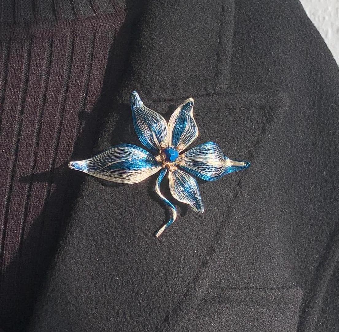Handgemachte Blumen-Brosche Aus Kupferdraht Handgemachte Blumen-Brosche Aus Kupferdraht von MafukooBrosche