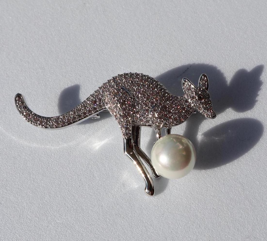 Känguru Brosche Silberlegierung Anzugaccessoire Mit Perle von MafukooBrosche