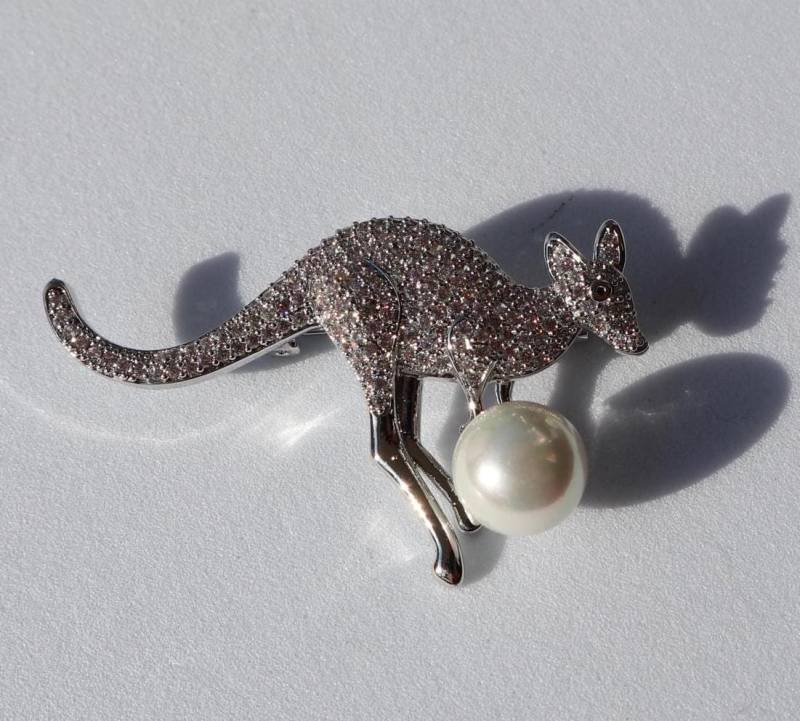 Känguru Brosche Silberlegierung Anzugaccessoire Mit Perle von MafukooBrosche