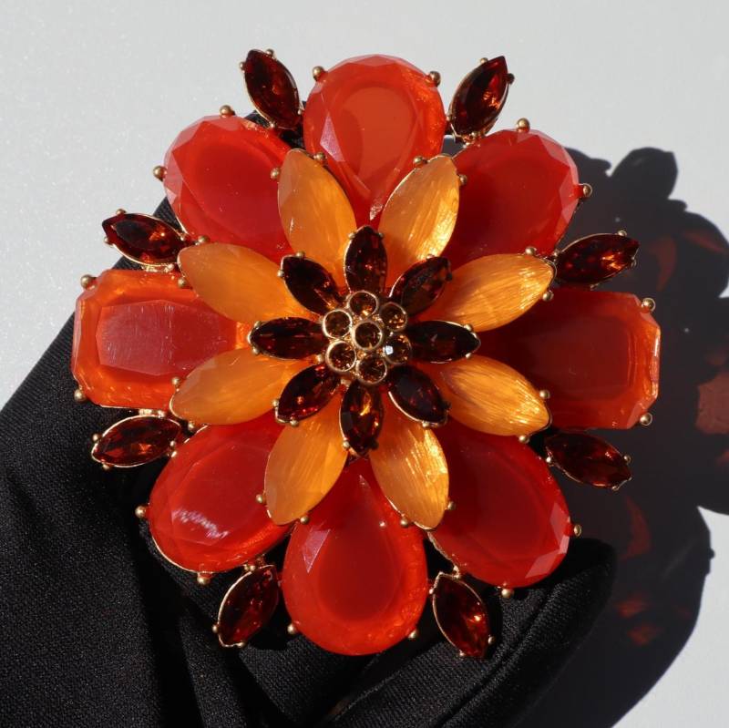 Orange Gelbe Farbe Große Blumen Brosche Elegante Pin, Unisex Schmuck Geschenk von MafukooBrosche