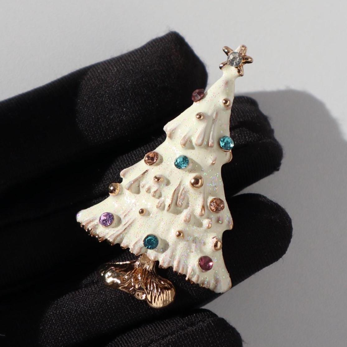 Tannenbaum Brosche Farbe Weiß Weihnachten Geschenk Anstecknadel von MafukooBrosche