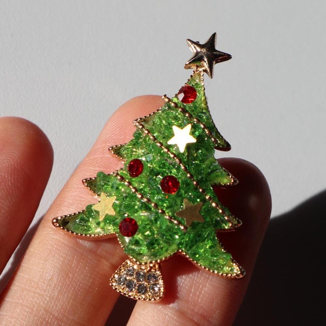 Tannenbaum-Brosche Grün Weihnachtsanstecknadel von MafukooBrosche
