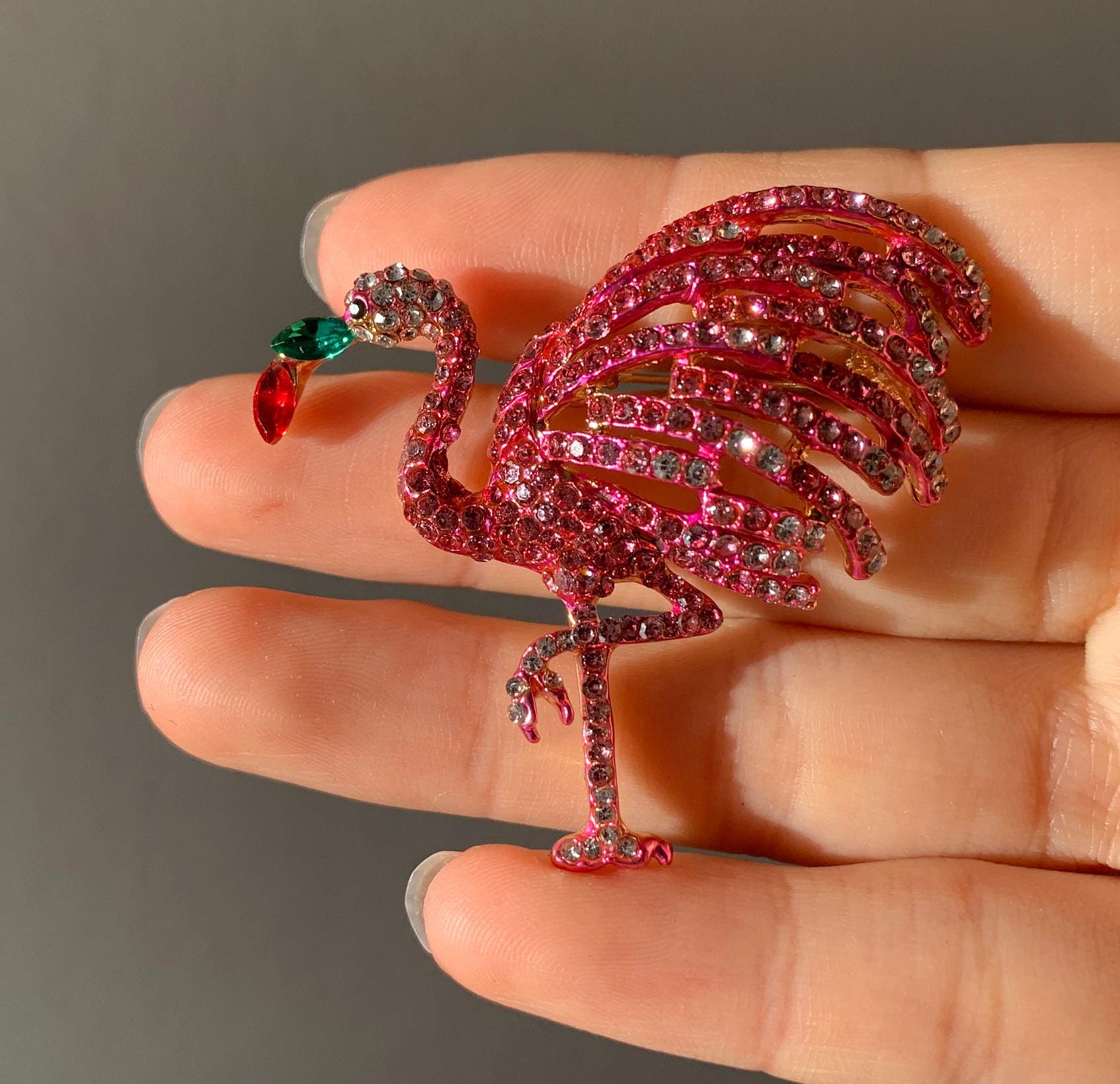Vintage Fuchsia Flamingo Brosche Zirkon Legierung Festival Geschenk Vintage Fuchsia Flamingo Brosche Zirkon Legierung Festival Geschenk von MafukooBrosche
