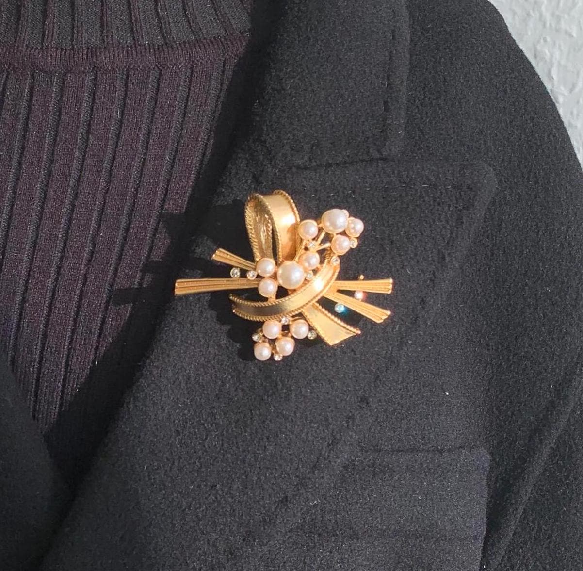 Vintage Style Gold Brosche Perle & Strass Party Pin Vintage Style Gold Brosche Perle & Strass Party Pin von MafukooBrosche