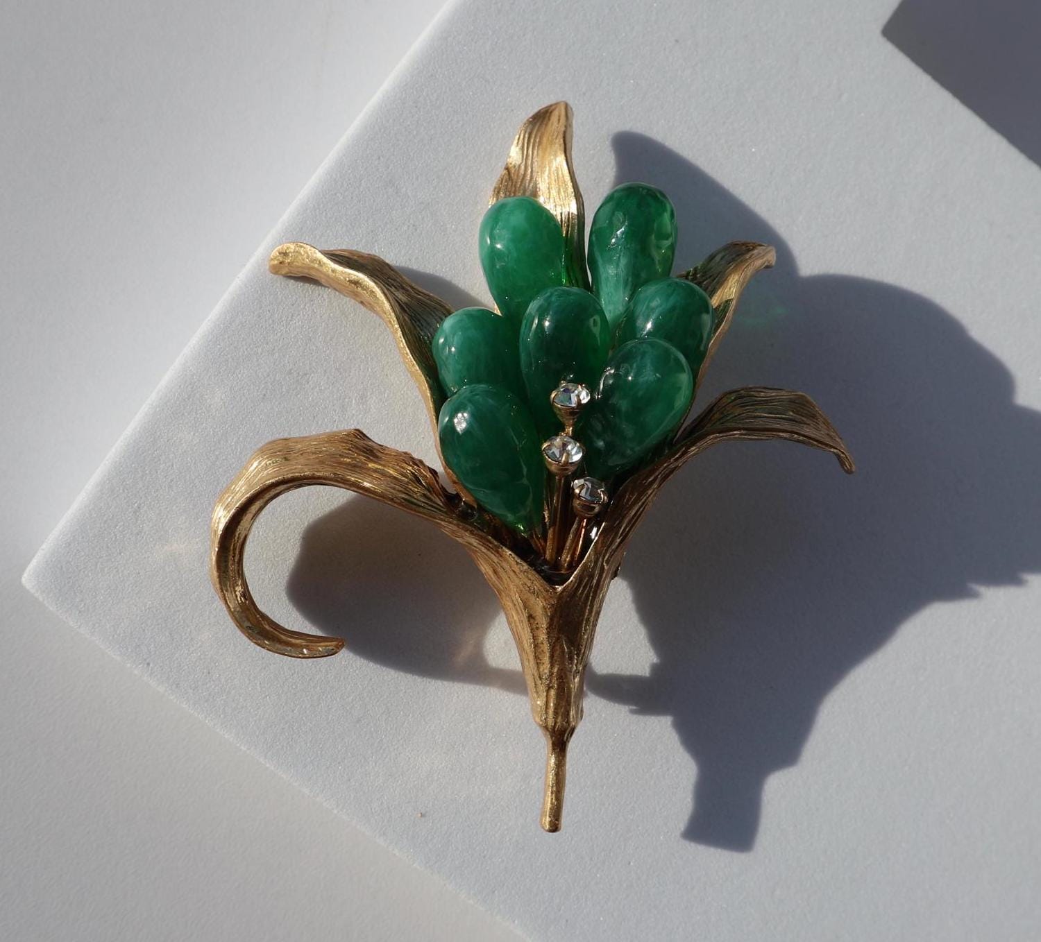Vintage Style Grün & Gold Blumen Brosche - Unisex Legierung Pin Vintage Style Grün & Gold Blumen Brosche - Unisex Legierung Pin von MafukooBrosche