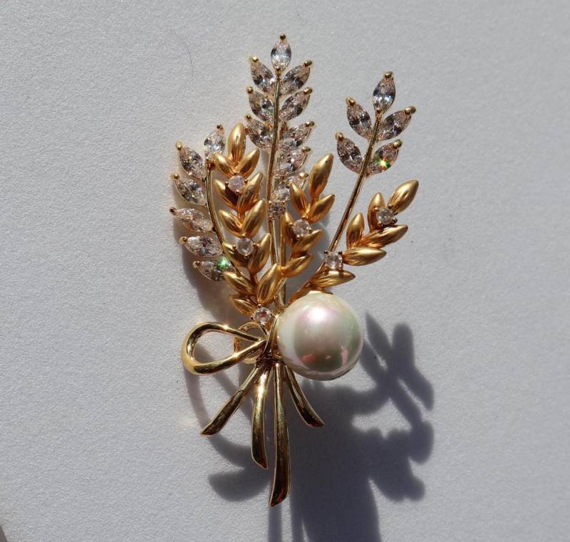 Weizen Brosche Gold Farbe Perle Weihnachten Geschenk Anstecknadel von MafukooBrosche