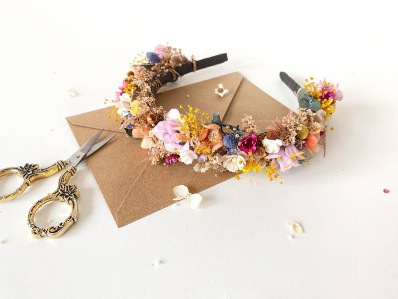 Buntes Blumen Haarband Boho Frühling Sommer Stirnband Wiese Braut Wilde Krone Cottagecore Garten Hochzeit von MagaelaAccessories