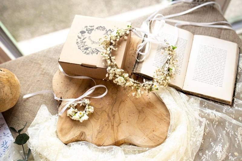 Erstkommunion Blumenkranz & Kerze Dekorations Set von MagaelaAccessories