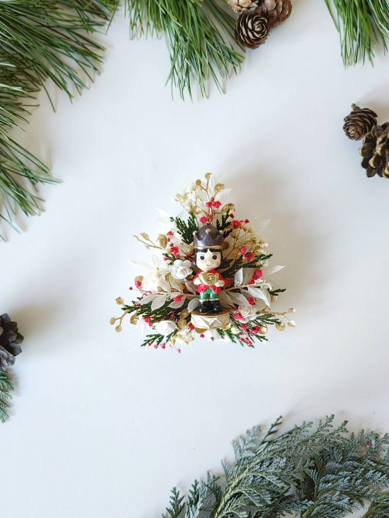 Nussknacker Brosche Zu Weihnachten Einzigartige Festtage Anstecknadel Nussknacker Brosche Zu Weihnachten Einzigartige Festtage Anstecknadel von MagaelaAccessories