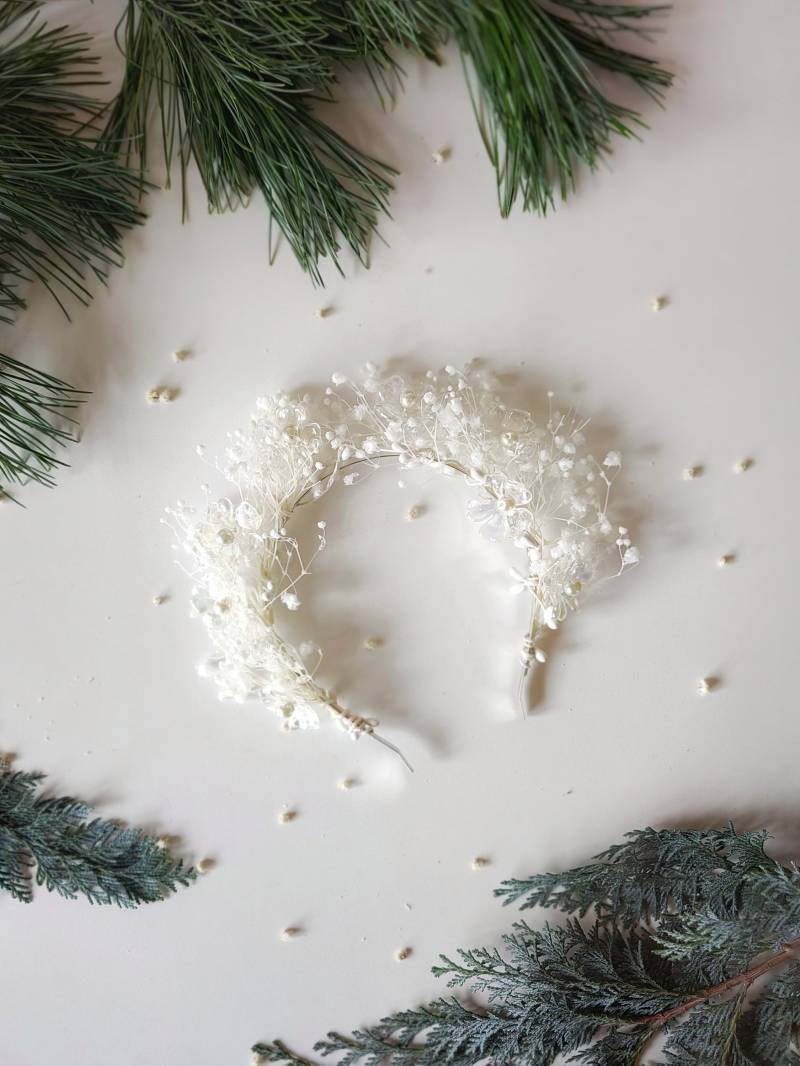 Winter Brautkrone Feenkrone Weiße Klare Blumen Winterhochzeit Vintage Hochzeit Fairycore Braut Stirnband Kopfschmuck von MagaelaAccessories