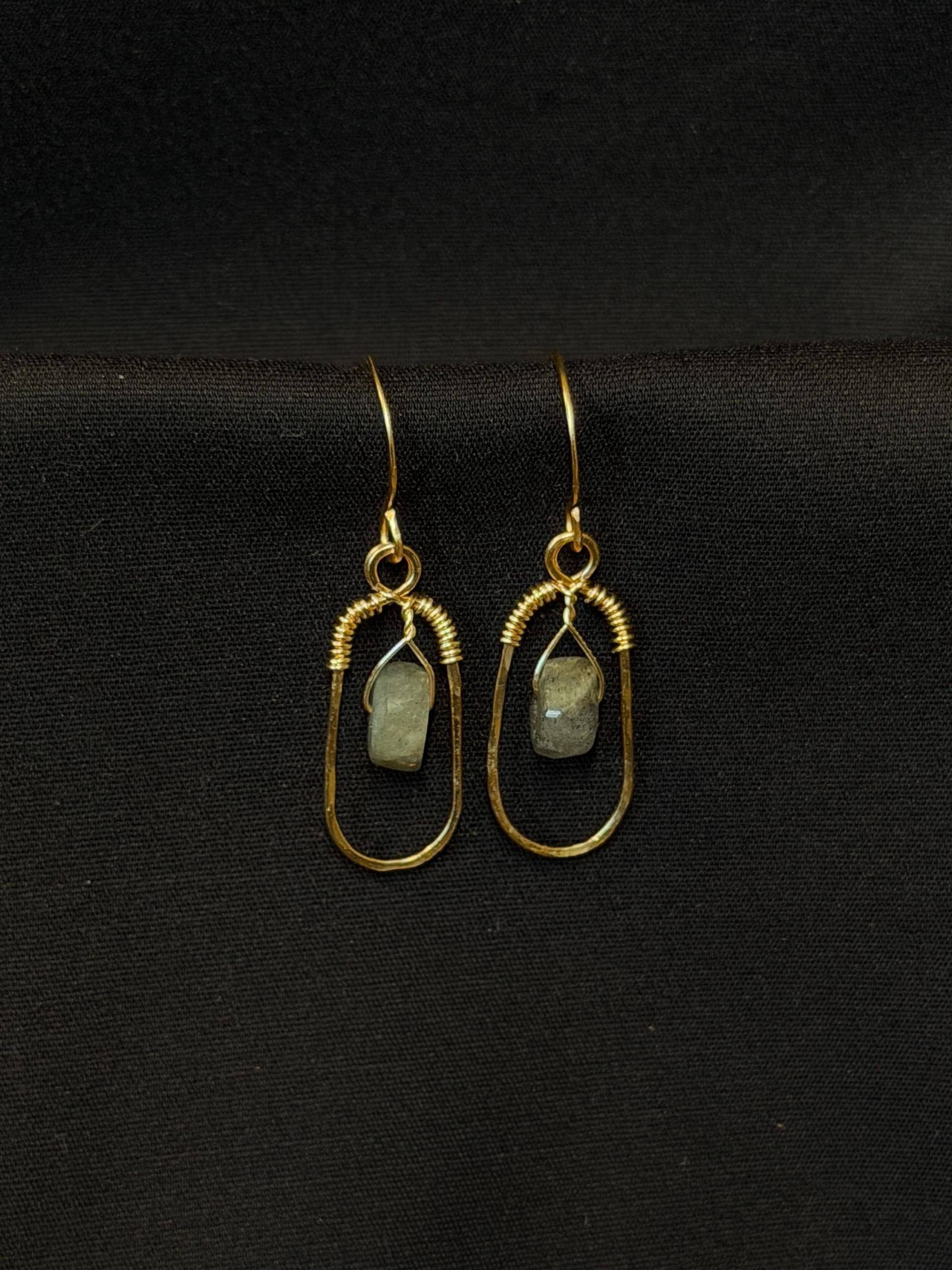 Antik Labradorit - Handgemachte Ohrringe Mit Labradorit | Farbe Gold von MagdalenasManufaktur