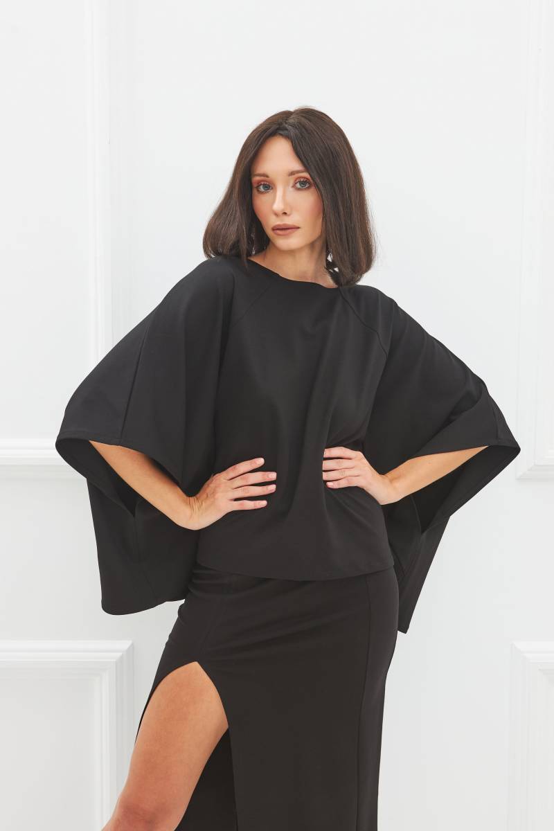 Umhang-Bluse/Feminine Schwarze Bluse Lockere Einfach Und Bequem Zu Tragen von MagdaleneDArtWear