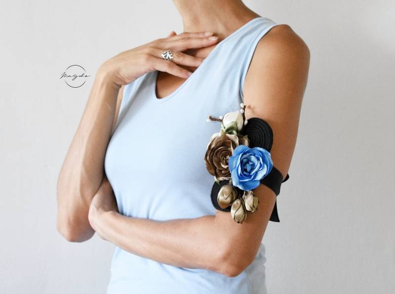 Blumen Armreif Handgefertigter Satin Rosen Armreif, Brautschmuck Blumen Armreif Handgefertigter Satin Rosen Armreif, Brautschmuck von MagdoTouch