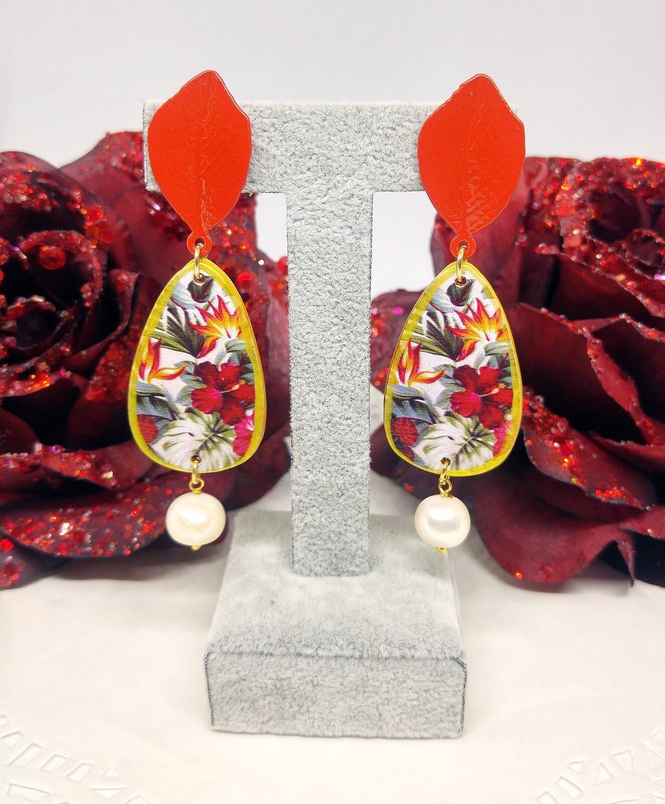 Bemalte Holz Baumeln Ohrringe Mit Flussperlen Und Emaille Zama Stifte Bemalte Holz Baumeln Ohrringe Mit Flussperlen Und Emaille Zama Stifte von MaggieHandmadeBijoux