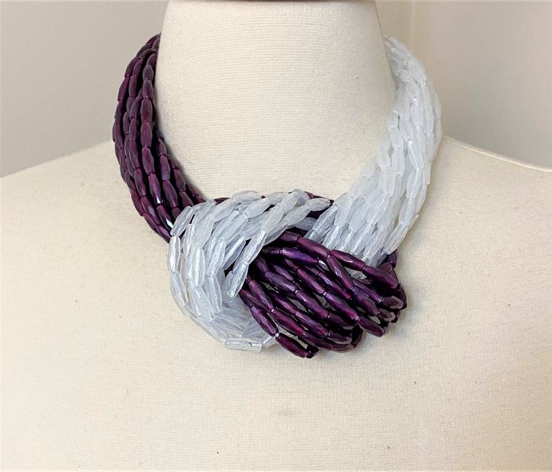 Angela Caputi Lila & Weiß Acryl Perlen Multi Strand Halskette von MaggieKarajianDesign