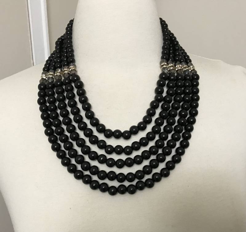 Schöne Schwarze Acryl Perlen & Strass-Multi-Strang-Halskette von MaggieKarajianDesign
