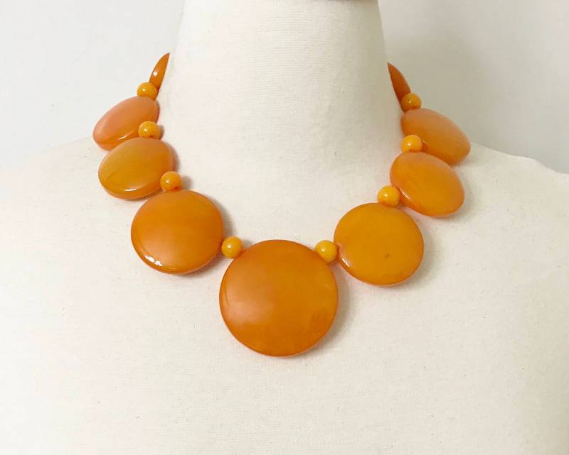 Wunderschöne Butterscotch Harz Halskette Im Stil Von Angela Caputi von MaggieKarajianDesign