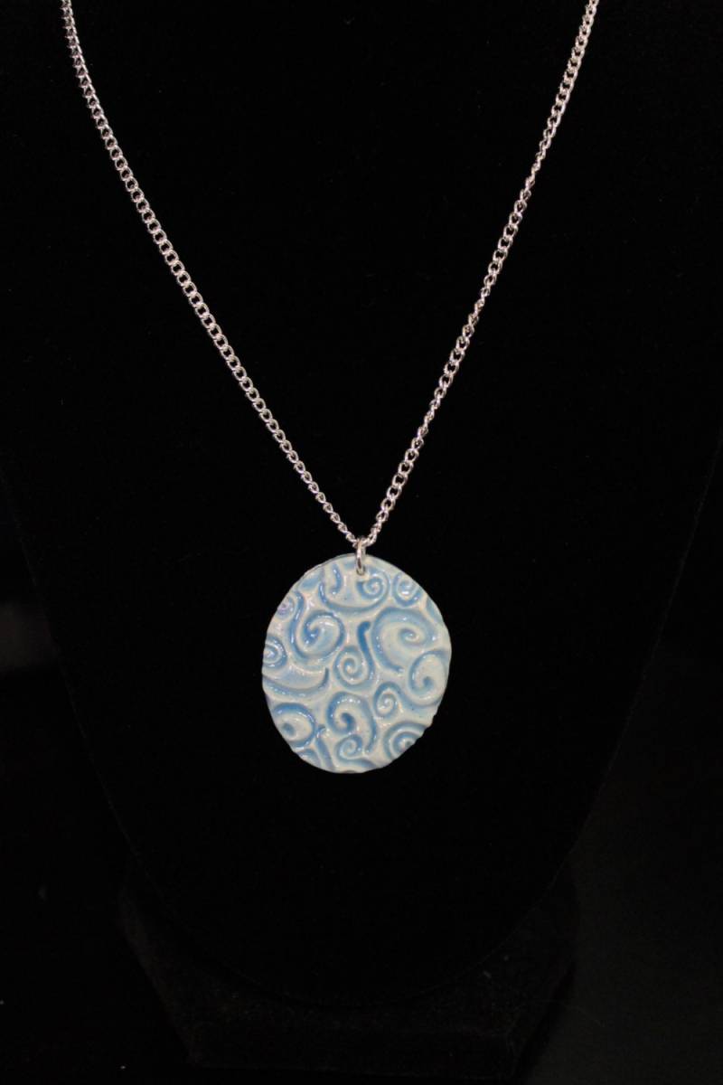 Blauer Wirbel Anhänger Halskette, Polymer Clay, Handarbeit, 18", Silber, Beweglicher Verkauf Blauer Wirbel Anhänger Halskette, Polymer Clay, Handarbeit, 18", Silber, Beweglicher Verkauf von MagicAndDreams