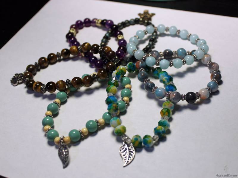 Perlen Bettelarmbänder, 18 cm, Handgemacht, Edelstein, Holz, Silber, Gold von MagicAndDreams