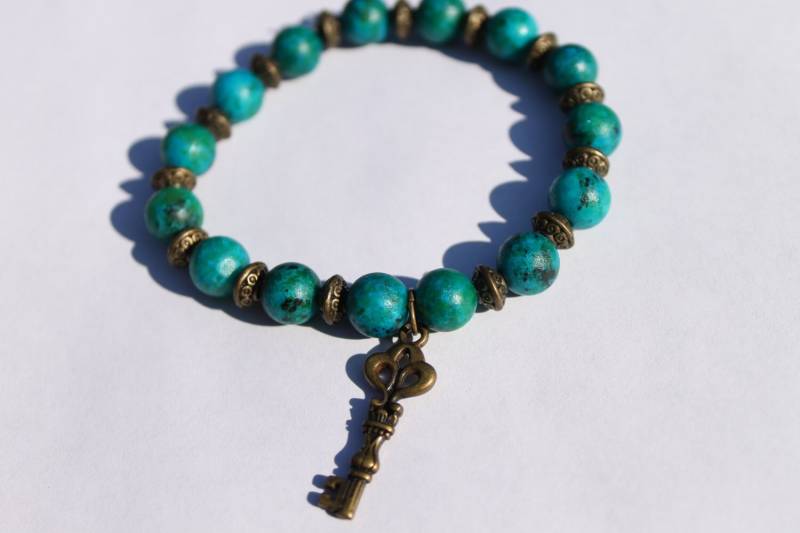 Schlüssel-Charme-Armband, 7", Türkis, Messing, Antike Schlüssel, Perlen Armband, Steampunk Schmuck Schlüssel-Charme-Armband, 7", Türkis, Messing, Antike Schlüssel, Perlen Armband, Steampunk Schmuck von MagicAndDreams
