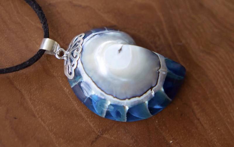 Blue Nautilus Ocean Shell Pendant Set in Sterling Silver Personalised Gift von BaliMoonSilver