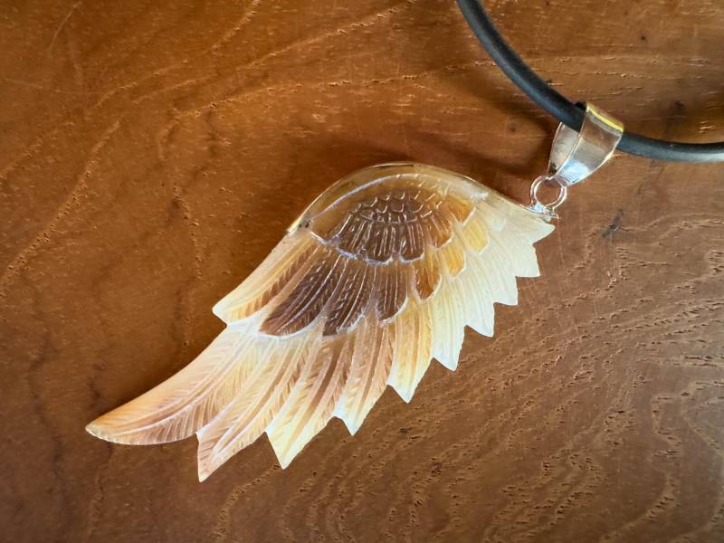 Eagle Angel Wing Ocean Shell Pendant, Set in Sterling Silver, Hand-Carved Bali Personalised Gift von BaliMoonSilver