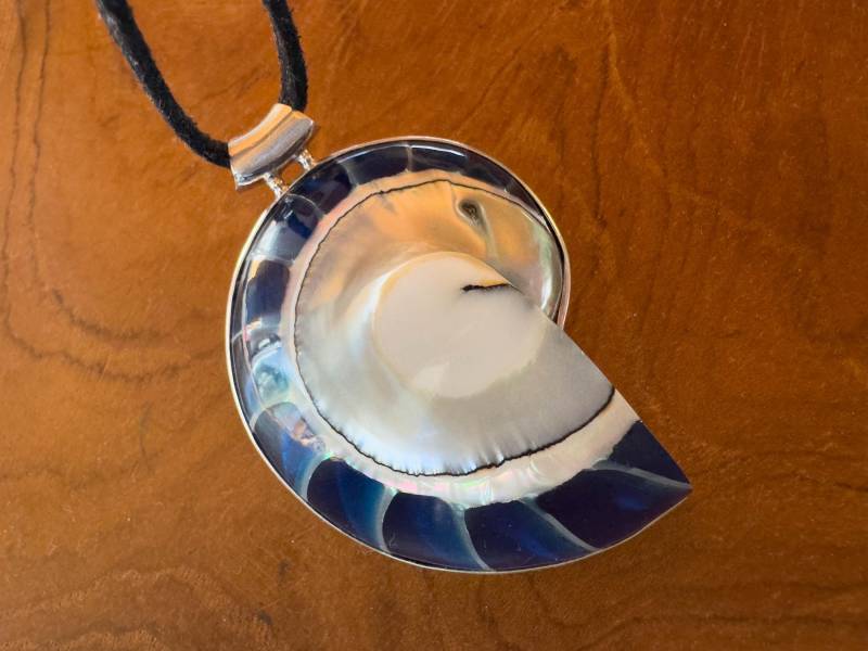Large Blue Nautilus Shell Pendant Set in Sterling Silver Bali Handmade Personalised Gift von BaliMoonSilver