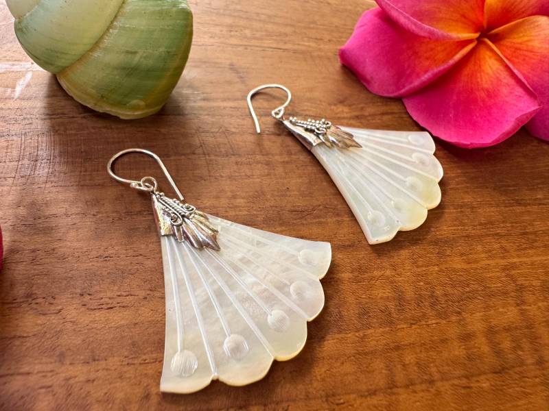 Moon Flower Earrings Iii, Silver Earrings, 925 Sterling Silver, Shell Moon Flower Earrings Iii, Silver Earrings, 925 Sterling Silver, Shell von BaliMoonSilver