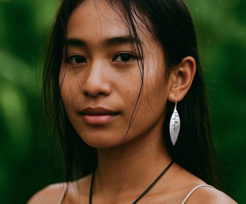 Moon Spark Ocean Shell Earrings Set in Sterling Silver Personalised Gift von MagicBali