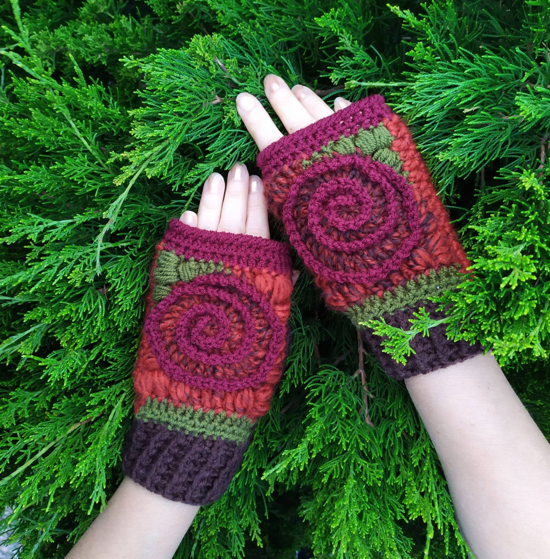 Wolle Blume Handschuhe, Frauen Boho Bunte Muff, Fahren Hand Armstulpen, Gestickte Handschuhe von MagicCrochetStyle