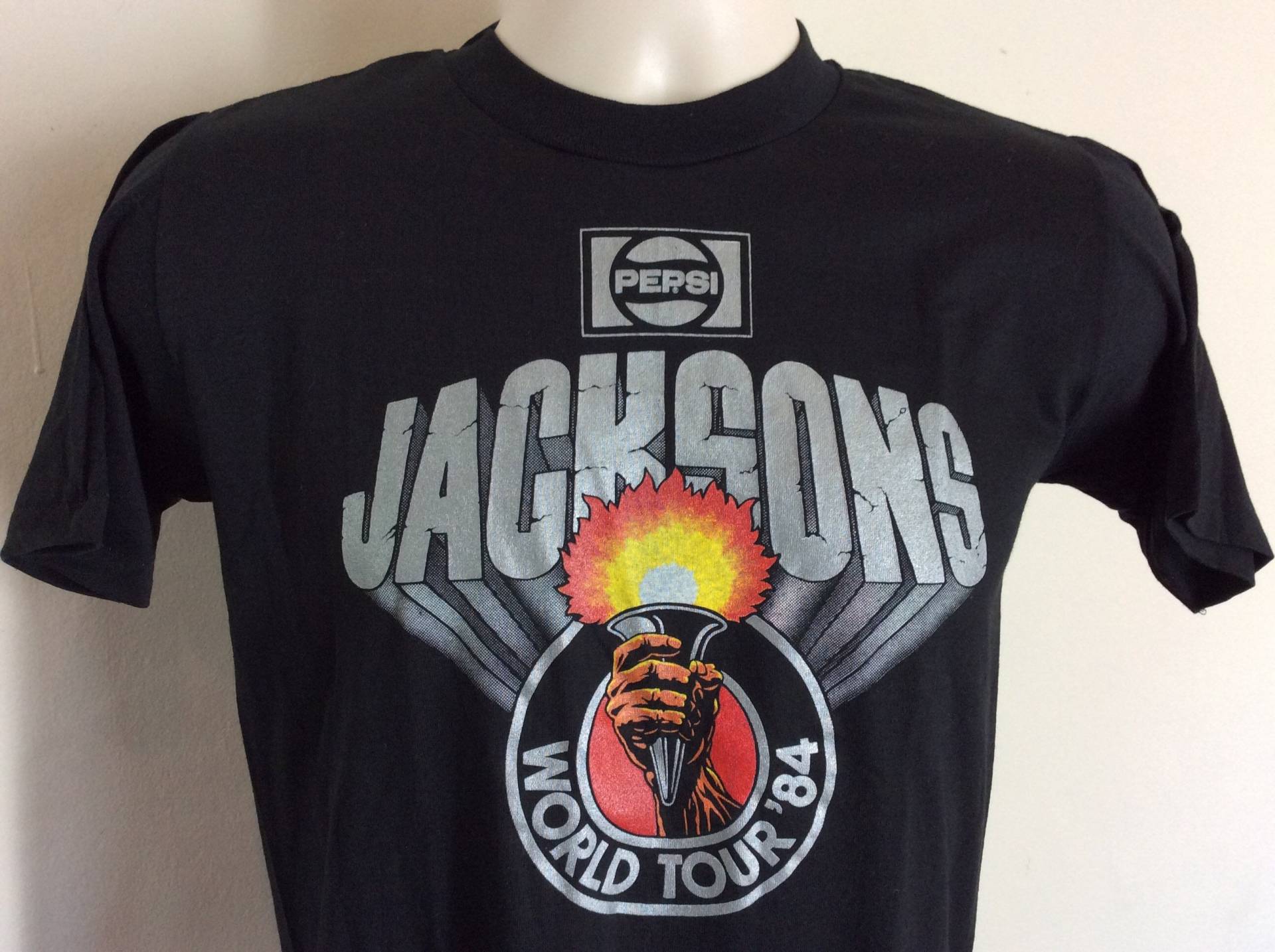 Vtg 1984 Jacksons Konzert T-Shirt Schwarz Xs/S 80Er Jahre Michael Jackson Fünf R&b Pop-Musik Vtg 1984 Jacksons Konzert T-Shirt Schwarz Xs/S 80Er Jahre Michael Jackson Fünf R&b Pop-Musik von MagicFlyVintage