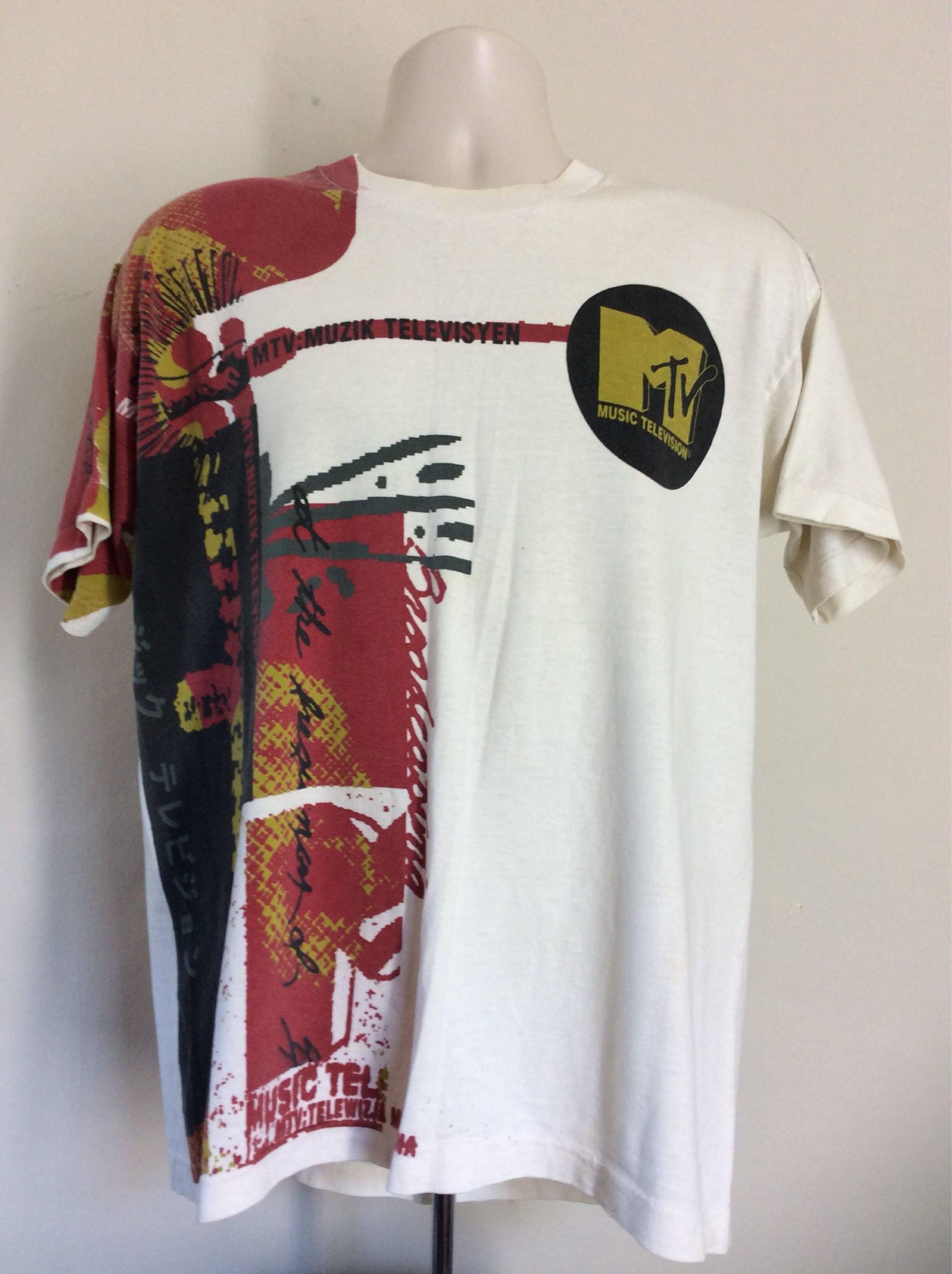 Vtg Anfang 90Er Jahre Mtv All Over Print T-Shirt Off White L Musik Fernsehen Pop Kultur Vtg Anfang 90Er Jahre Mtv All Over Print T-Shirt Off White L Musik Fernsehen Pop Kultur von MagicFlyVintage