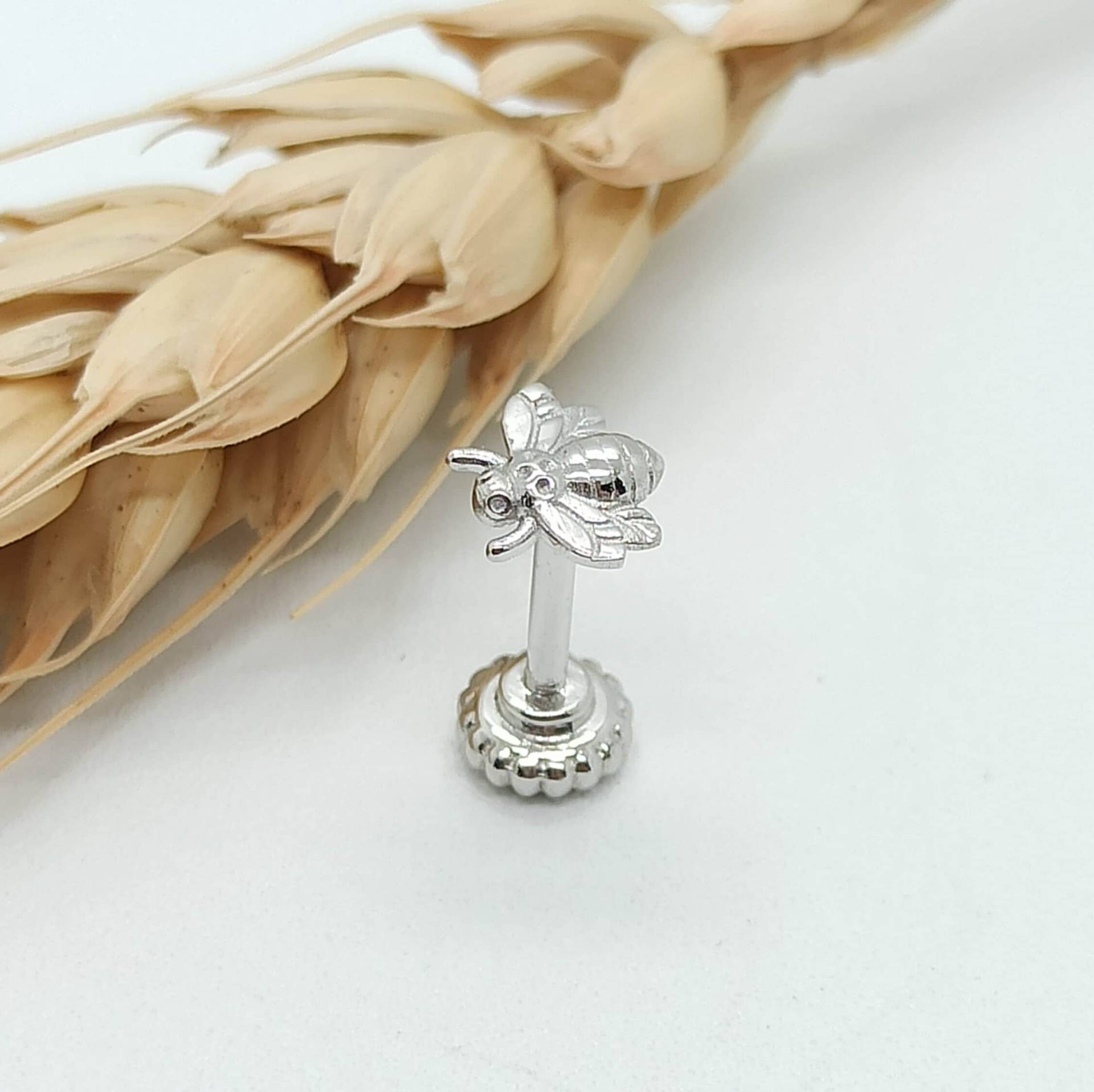 Biene Labret Solid Gold Tragus Bolzen Flache Rückseite Ohrring Knorpel Helix Lip Monroe von MagicHammer