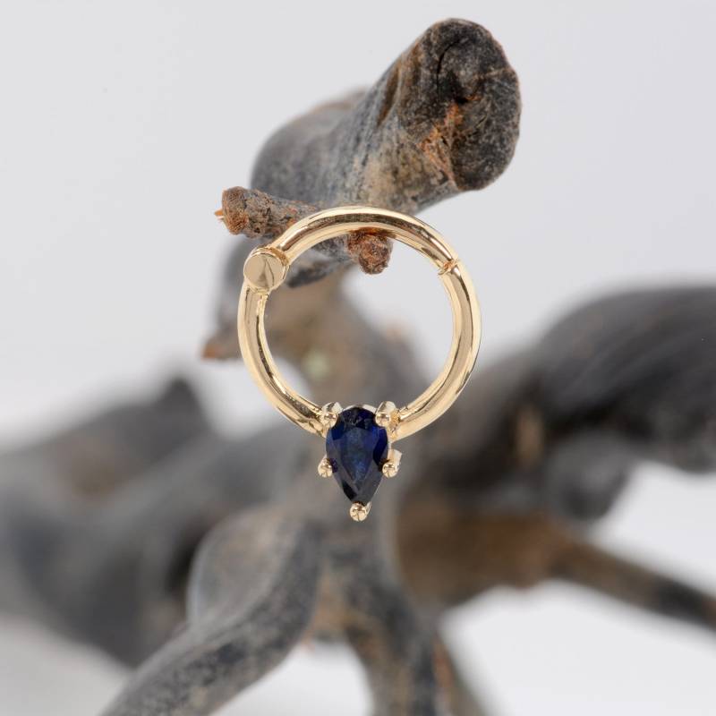 Daith Septum Clicker 14K Gold Pear Cut Saphir Knorpel Ohrring Hoop von MagicHammer