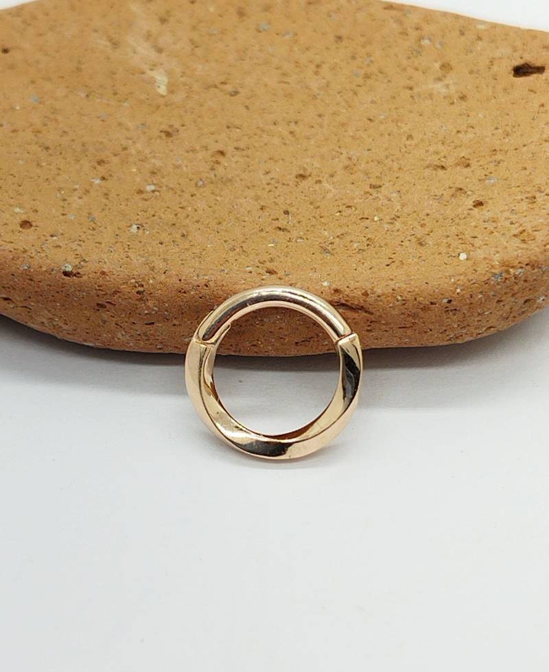 Geflochtene Septum Clicker 14K Solid Gold Daith Ohrring Helix Hoop von MagicHammer