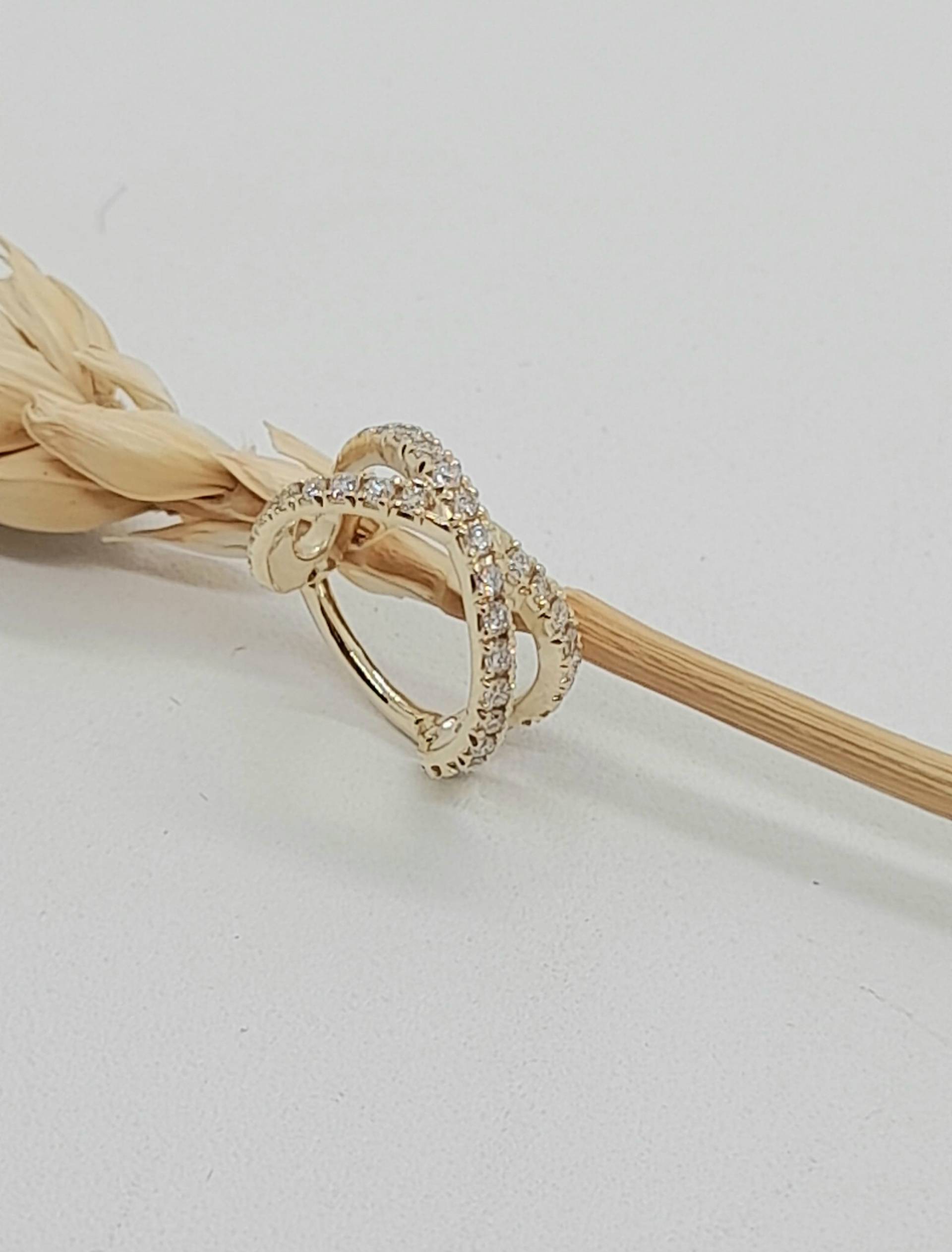 Knorpel Diamanten Septum Ohrring 14K Solid Gold Criss Cross Ohrmanschette Helix Piercing Ohrjacke von MagicHammer