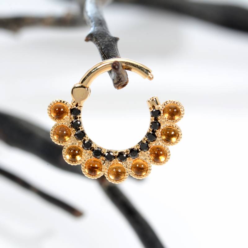 Knorpel Schwarz Diamanten Ohrring 14K Solid Gold Daith Hoop Piercing Schmuck Nasenring von MagicHammer