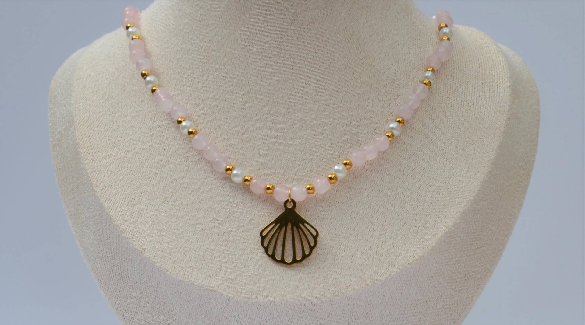 Rose Quartz Necklace With Seashell Pendant | Boho Summer Jewelry Handmade Beach Rose Quartz Necklace With Seashell Pendant | Boho Summer Jewelry Handmade Beach von MagicJewelsJulie