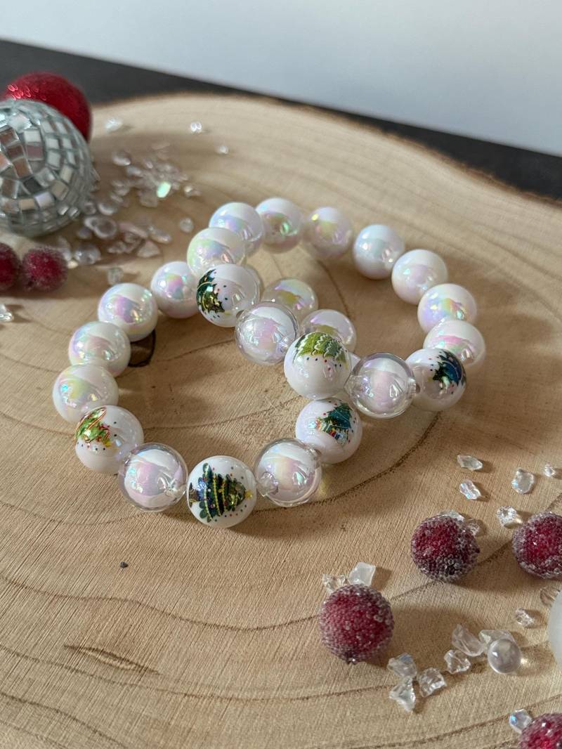 Magic Jewels White Christmas Armband Set Festliches Mit Schimmernden Perlen & Weihnachtsbaum-Motiv Geschenkidee von MagicJewelsSchmuck