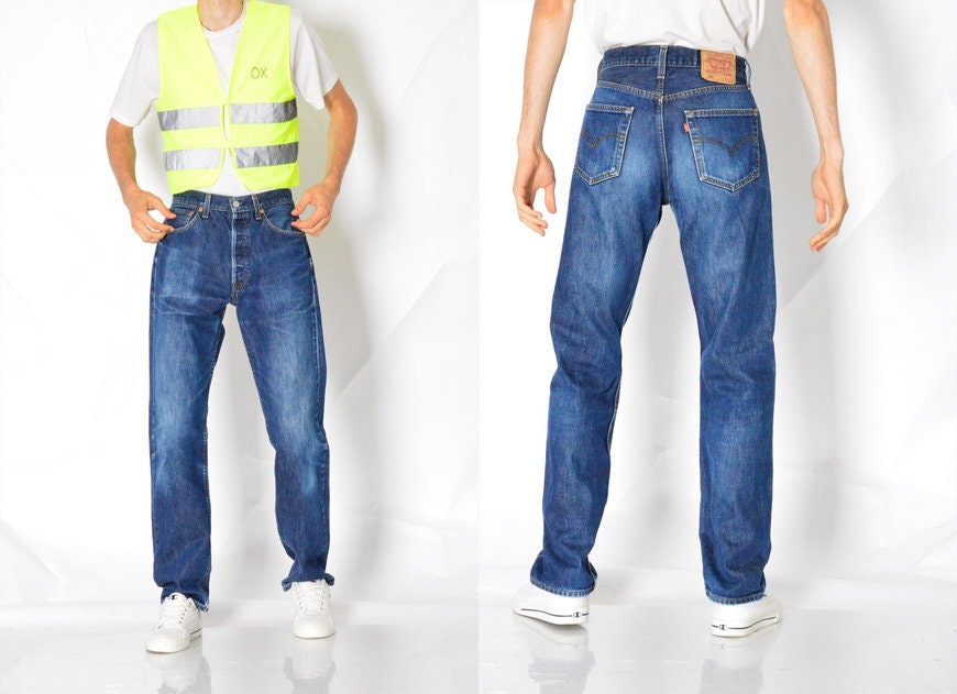 Vintage 90Er Marineblau Levis 501 Jeans Herren Grunge Denim Hose Taillenumfang 30 in S von MagicKale