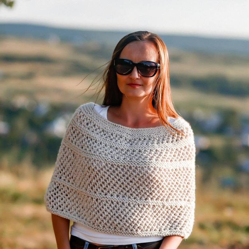 Poncho Frauen Umhang Strick Outlander Schal Häkel-Schal Häkel-Poncho Mantel Wolle Wollmantel von MagicKnittingNeedle