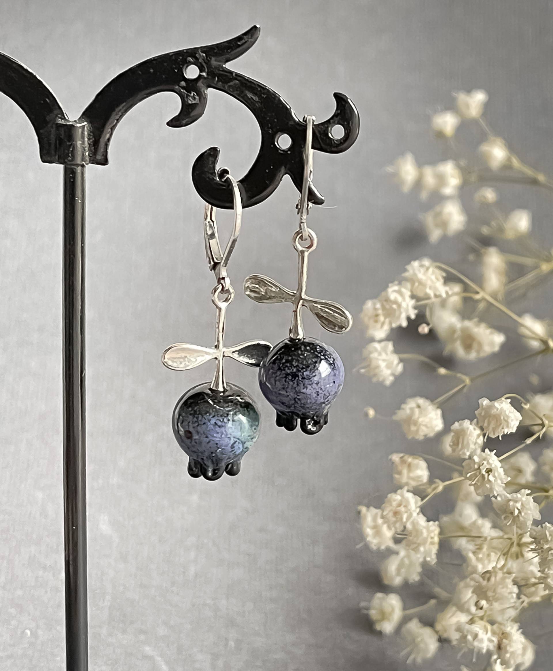 Blaubeeren Lampwork Ohrringe, Heidelbeere Murano Glas Ooak Beeren, Handgemachte Bunte Schmuck Für Mädchen, Obst in Blaubeere von MagicLampworkjewelry