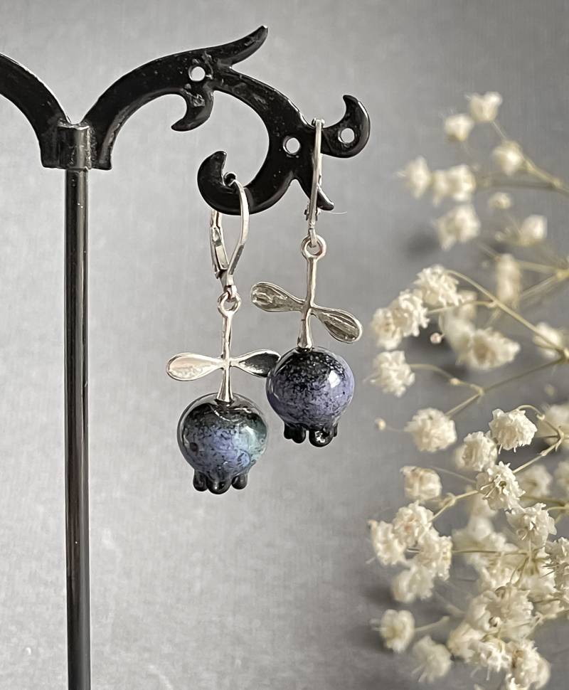 Blaubeeren Lampwork Ohrringe, Heidelbeere Murano Glas Ooak Beeren, Handgemachte Bunte Schmuck Für Mädchen, Obst in Blaubeere von MagicLampworkjewelry