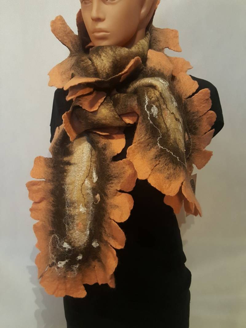 Elegante Femine Einzigartige Nass Gefilzt Schal Elegante Femine Einzigartige Nass Gefilzt Schal von MagicLandFelting