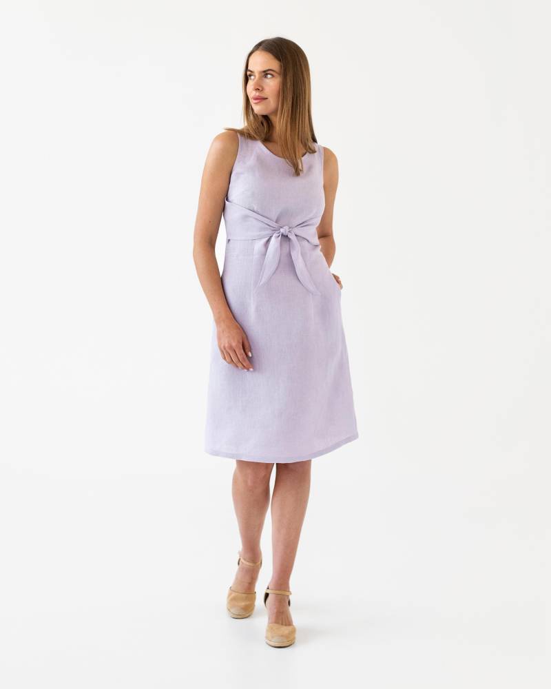 Lila Leinen Midi Kleid Mit Taschen - Ärmelloses Fit & Flare Style Boho Brautjungfer Outfit Elegante Krawatten Front Kleidung Eden von MagicLinen
