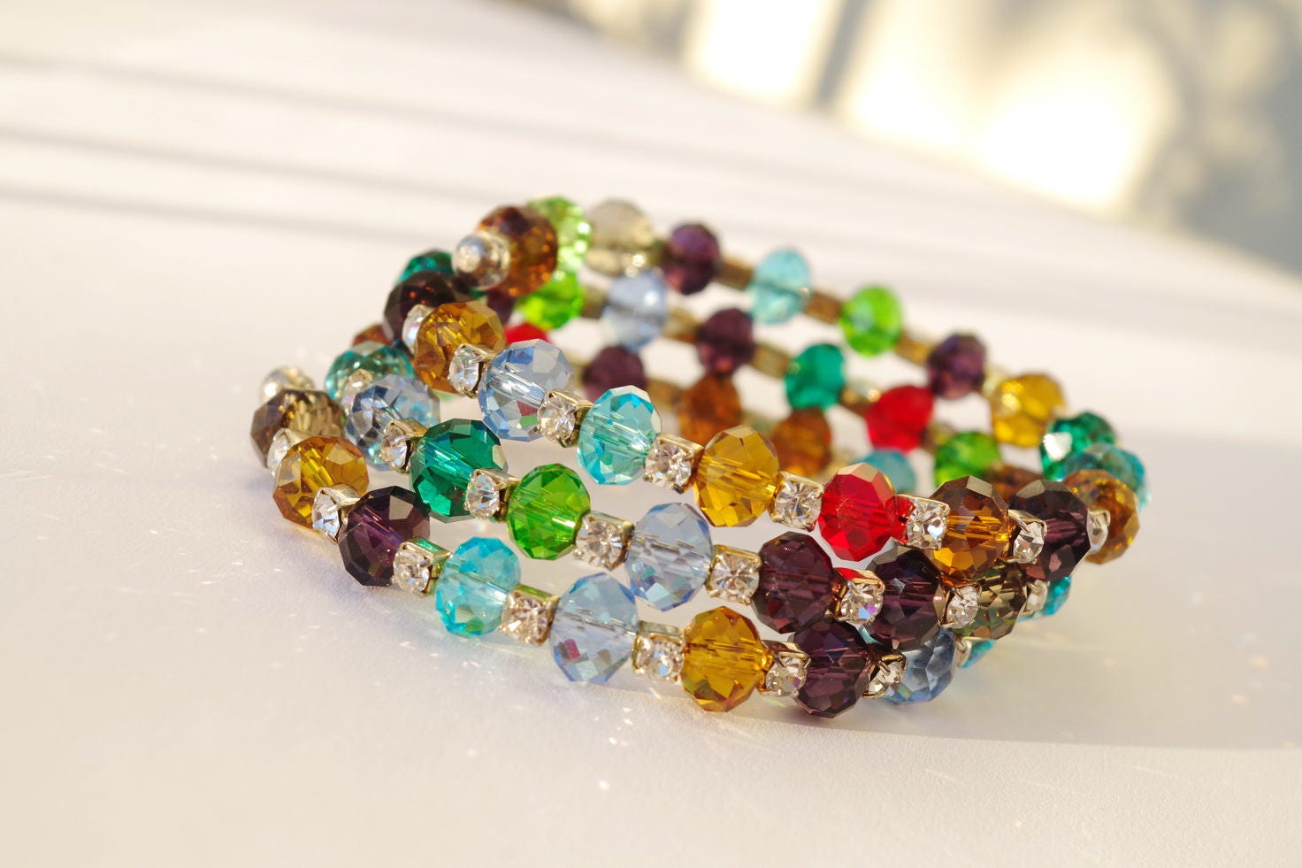 Vintage Regenbogen Glasperlen Memory Wire Armband Vintage Regenbogen Glasperlen Memory Wire Armband von MagicSolarWind