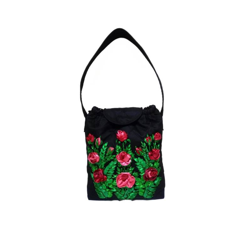 Weicher Beutel Schwarze Umhängetasche Aus Canvas Schultertasche Blume Handgemachte Stickerei Mit Bändern Designergeschenk Roten Rosen von MagicTapes