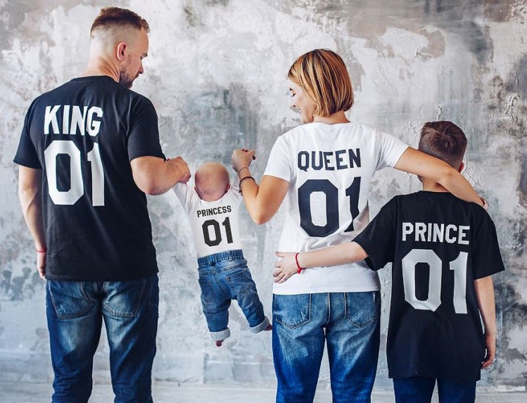 König Königin Prinz Prinzessin 01 Vater Mutter Sohn Passende Hemden, Und Passende Familie König Königin Prinz Prinzessin 01 Vater Mutter Sohn Passende Hemden, Und Passende Familie von MagicTees4you