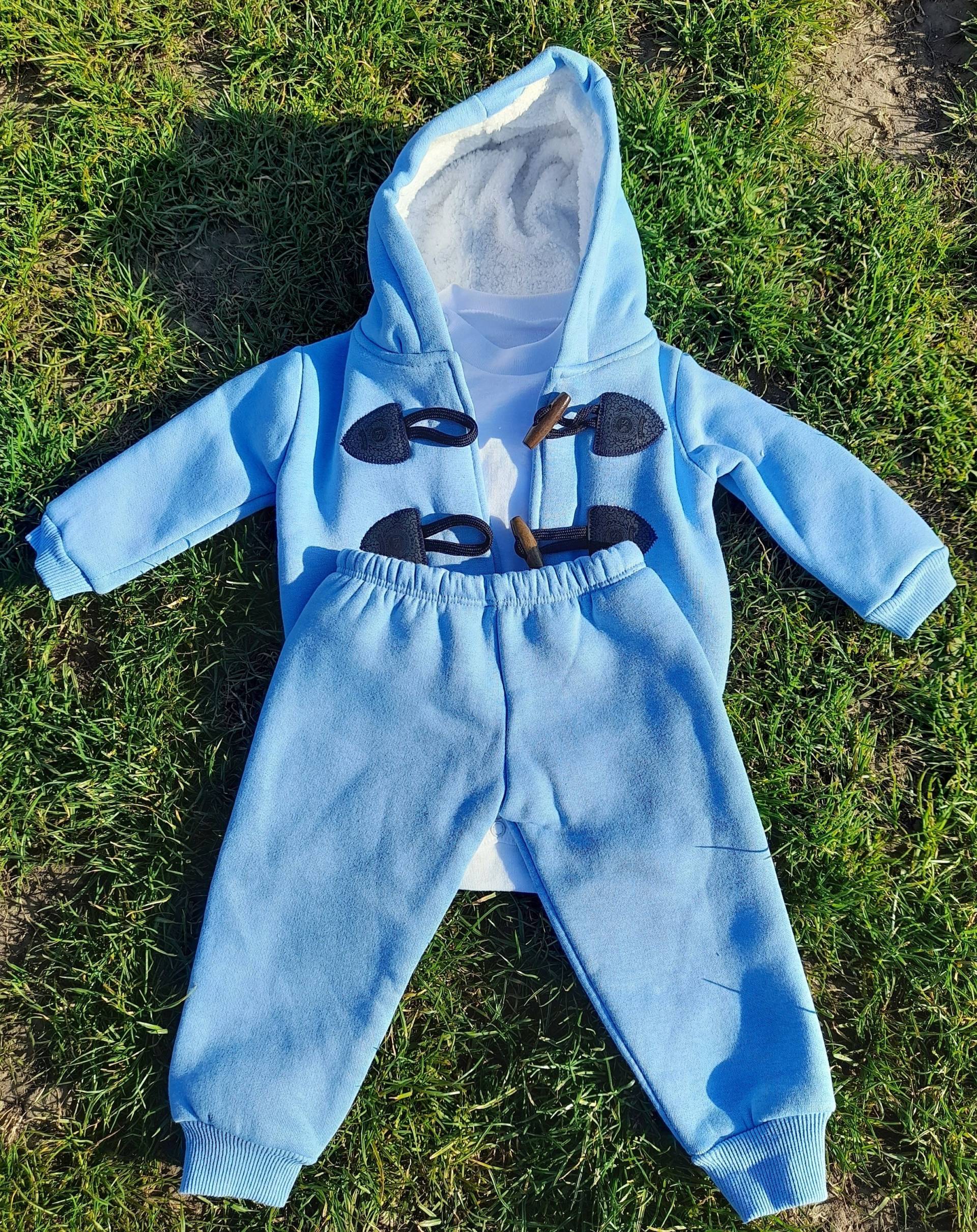 100% Baumwolle 3 Stück Baby Jungen Outfit Set, Jacke Hose Body, Geschenk Kleinkind Kleidung 6 - 24 Monate von MagicThingsStores